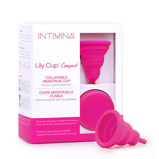 Coupe menstruelle Lily Cup "Compact", elle se replie dans son petit boitier