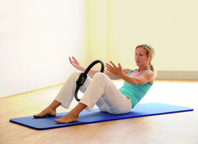 Accessoires pour méthode Pilates afin de faire des exercices de gymnastique qui vont faire travailler l'ensemble du plancher pelvien